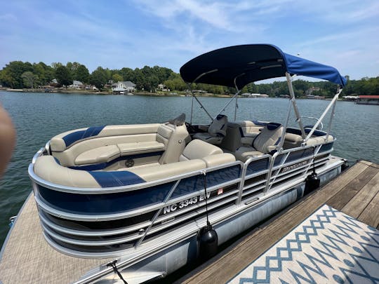 Fuel Tube Floats INCLUDED Berkshire 24’ Lake Norman Pontoon Party Barge