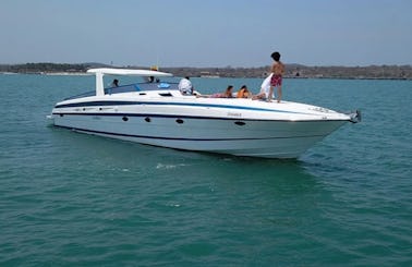 Private 61ft Cherokee Motor Yacht Perfect for Rosario Islands and Barú