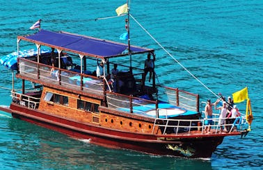 PRIVATE TOUR - Blue Dragon Classic Thai Yacht to Koh Taen