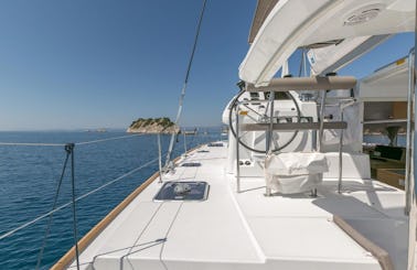 "Armonia" Lagoon 400 S2 Cruising Catamaran Charter in Lefkada, Greece