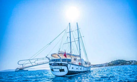 ESMA SULTAN 2  This Wonderful Luxury Gulet Yacht is 25.m Long and for 8 People