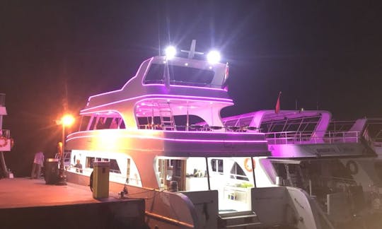 La mejor noche de vacaciones VIP en un yate privado en Sharm el-Sheikh