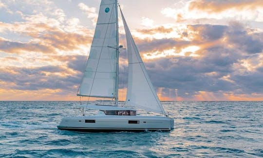 42ft "La Fenice" Lagoon Cruising Catamaran Rental in Tropea, Italy