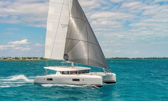 42ft "La Fenice" Lagoon Cruising Catamaran Rental in Tropea, Italy