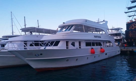 Snorkeling VIP private yacht in Sharm El-shikh