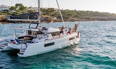 Charter the "Nereo" Lagoon 40 Cruising Catamaran Rental in Tropea, Italy