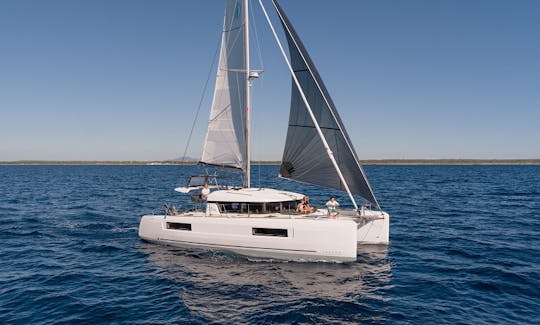 Charter the "Nereo" Lagoon 40 Cruising Catamaran Rental in Tropea, Italy