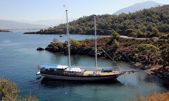 PRINCESS SELIN A. Este maravilhoso Gulet Deluxe tem 37 m de comprimento e acomoda 20 pessoas.