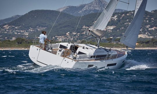 "Diana" Jeanneau SO 440 Crusing Monohull Rental in Tropea, Calabria