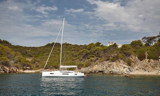 "Diana" Jeanneau SO 440 Crusing Monohull Rental in Tropea, Calabria