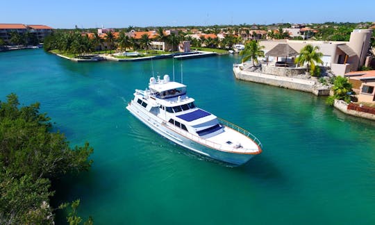 Charter the 80' Classic Burger Power Mega Yacht in Playa del Carmen, Mexico