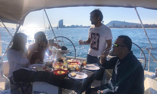 Enjoy this Barcelona Sailing Tapas Trip With Us!
