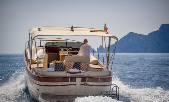 35' Aquamarina Motor Yacht for 12 Person in Piano di Sorrento, Campania