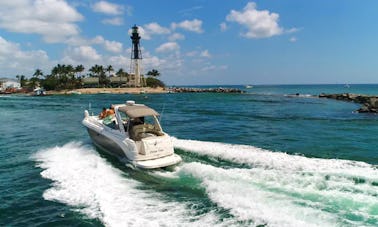 ¡Venga a navegar con nosotros en Deerfield Beach con la lancha motora Chaparral 310 por solo 295 dólares la hora!