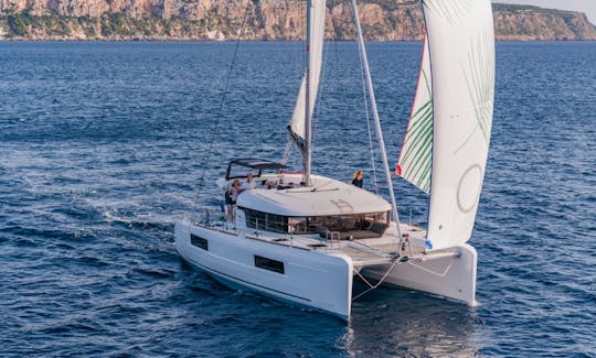 Alugue este incrível catamarã Lagoon 40 para 10 pessoas em Lefkada, Grécia