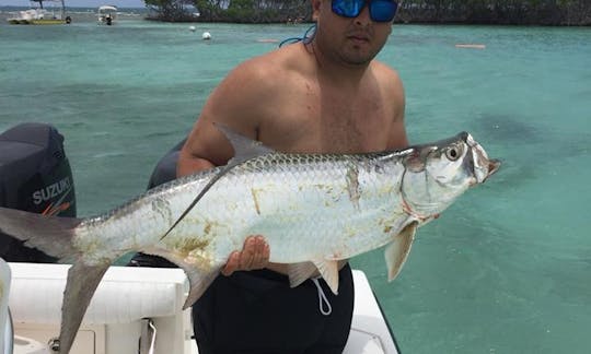 プエルトリコのラハスでの4人用深海釣り旅行！