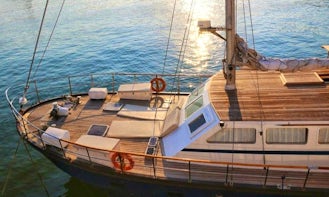 Organise a private party on a 60-ft Boat at the Port of Etna, Riposto