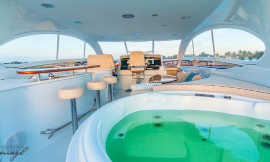 Rent a Luxury Yachting Experience! 84' Lazzara