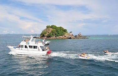 WD 44 Motor Boat for 12 Guests in Tambon Mai Khao, Phuket