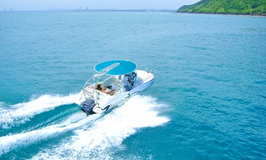 21' Aquamarine Center Console for Rent Pattaya, Thailand.
