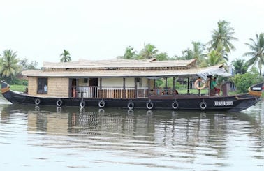 One Night Houseboat Cruise on Backwaters of the Allepey