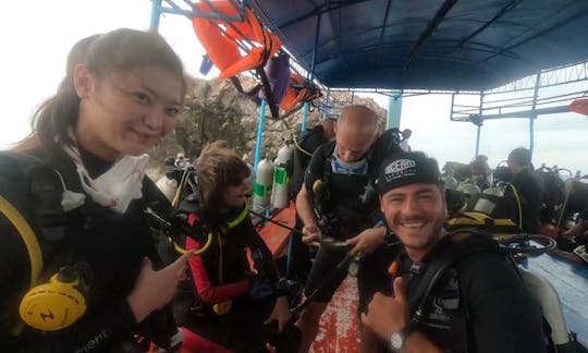 Scuba Diving Courses and Fun Dives for Certified Divers in Tambon Ko Tao