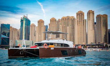 Discover Dubai from the Sea Aboard a Magnificent Catamaran for 25 Peope!