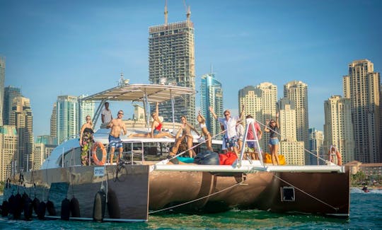 Discover Dubai from the Sea Aboard a Magnificent Catamaran for 25 Peope!