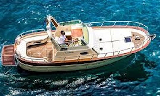 Barco italiano Fratelli Aprea 7.50 Gozzo en Positano-Capri