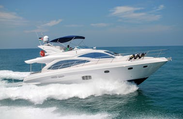 Rent Yacht 55ft Motor Yacht for 23 pax from our Standard Collection in Dubai!