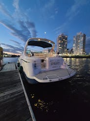 Atardecer, cruceros de 3 a 6 horas en Spacious Cruiser: Norwalk, Westport, Rowayton CT