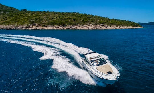 Motor Yacht Beneteau GT 40 in Dubrovnik