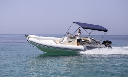 Alquiler de bote inflable rígido MAESTRALE para 28 personas en Tropea, Italia