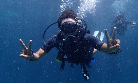 Développez vos compétences en plongée dès maintenant ! Cours de plongée sous-marine PADI avec des instructeurs expérimentés à Phuket, en Thaïlande !