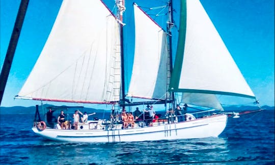 Explore Whitehaven On 64' Providence V Sailing Yacht!