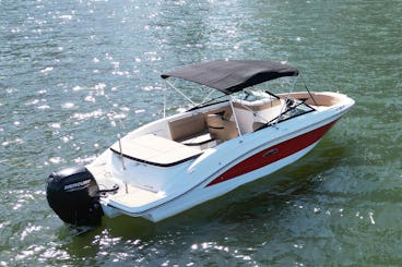 Sea Ray Sundeck de 26 pés - Aproveite Miami do jeito que ela deveria ser!