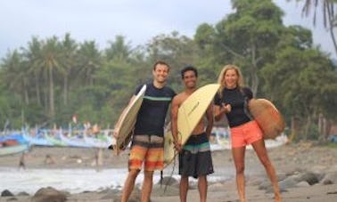 Leçon de surf à Pekutatan Jembrana !