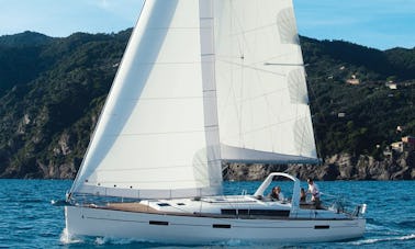 ¡Monocasco de crucero Beneteau Oceanis 45 en Lefkada, Grecia!