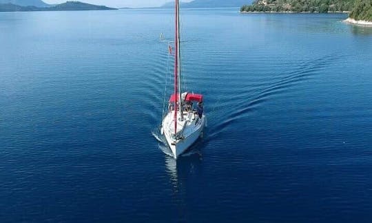 Jeanneau Sun Odyssey 32 Sailboat for 4 People in Lefkada, Greece