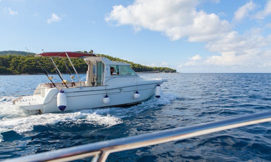 Book Private Tour with Skipper on Jeanneau Merry Fisher 700