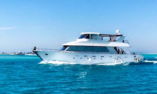 Charter the Most Luxurious & Spacious Yacht in Abu Dhabi-85ft