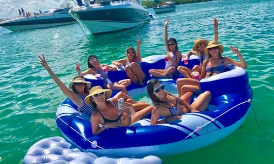 Reserve your Party Pontoon Boat to have fun in Miami Beach