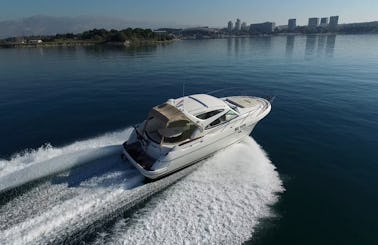 Boat Charter Jeanneau Prestige 34 in Split Croatia