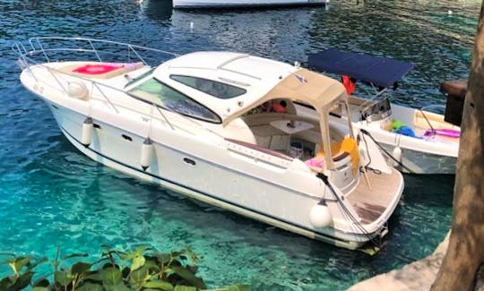 Boat Charter Jeanneau Prestige 34 in Split Croatia