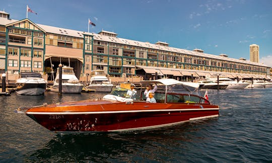 ¡Crucero privado de lujo por Sídney a bordo del yate Bel Motor de 28 pies para 6 personas!