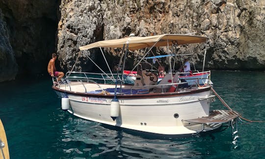 Charter Libeccio 25 Motor Yacht in Santa Maria di Leuca, Puglia