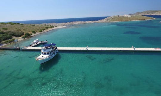 Luxury Classic Trawler Yacht for Weekly Rent in Zadar Croatia