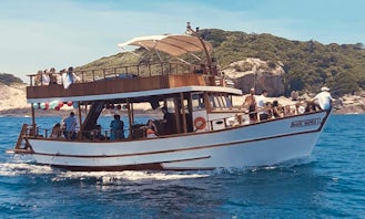 Charter a 42ft woody charming boat in Rio de Janeiro, Brazil up to 48 person