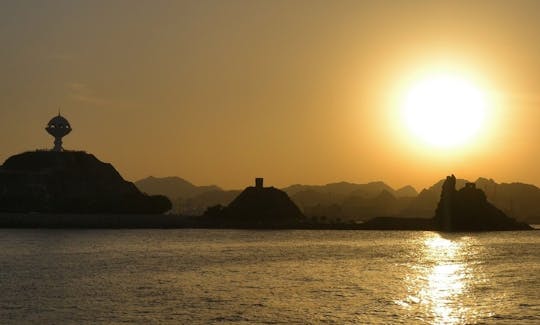 Excursión en barco con esnórquel en Muscat, Omán