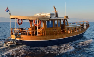 Classic Boat - Exclusive Bareboat Charter in Zadar, Croatia
